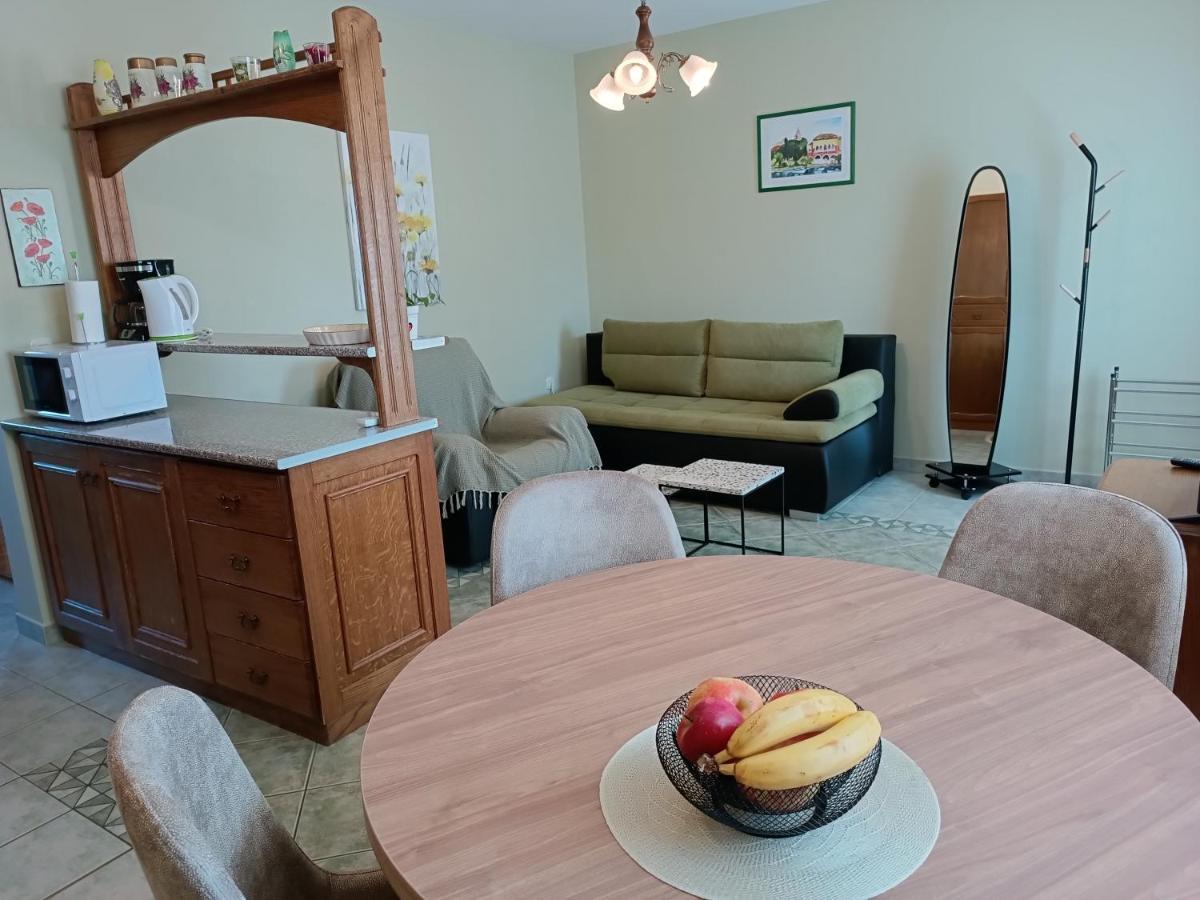 Apartments Stojakovic Пореч Екстер'єр фото