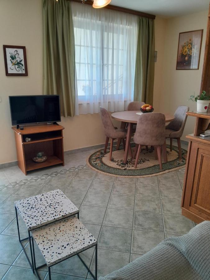 Apartments Stojakovic Пореч Екстер'єр фото